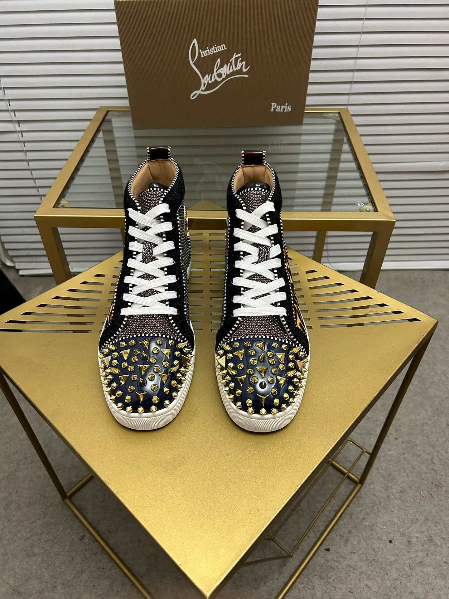 (Customized model) Ex-factory price is 560. christian louboutin (CL red sole shoes) counter series, casual sneakers for couples 📢 📢 📢 Exclusive hot style release 🎈🎈💪 Movable latex feet 👻 Finished outsole line [Proud] 😝Female 35-40# Male 38#-46, global supply😝 [Top version]: Original imported genuine leather upper, top original leather lining, original molded TPU outsole, original 1:1 detail processing, original shoe last,